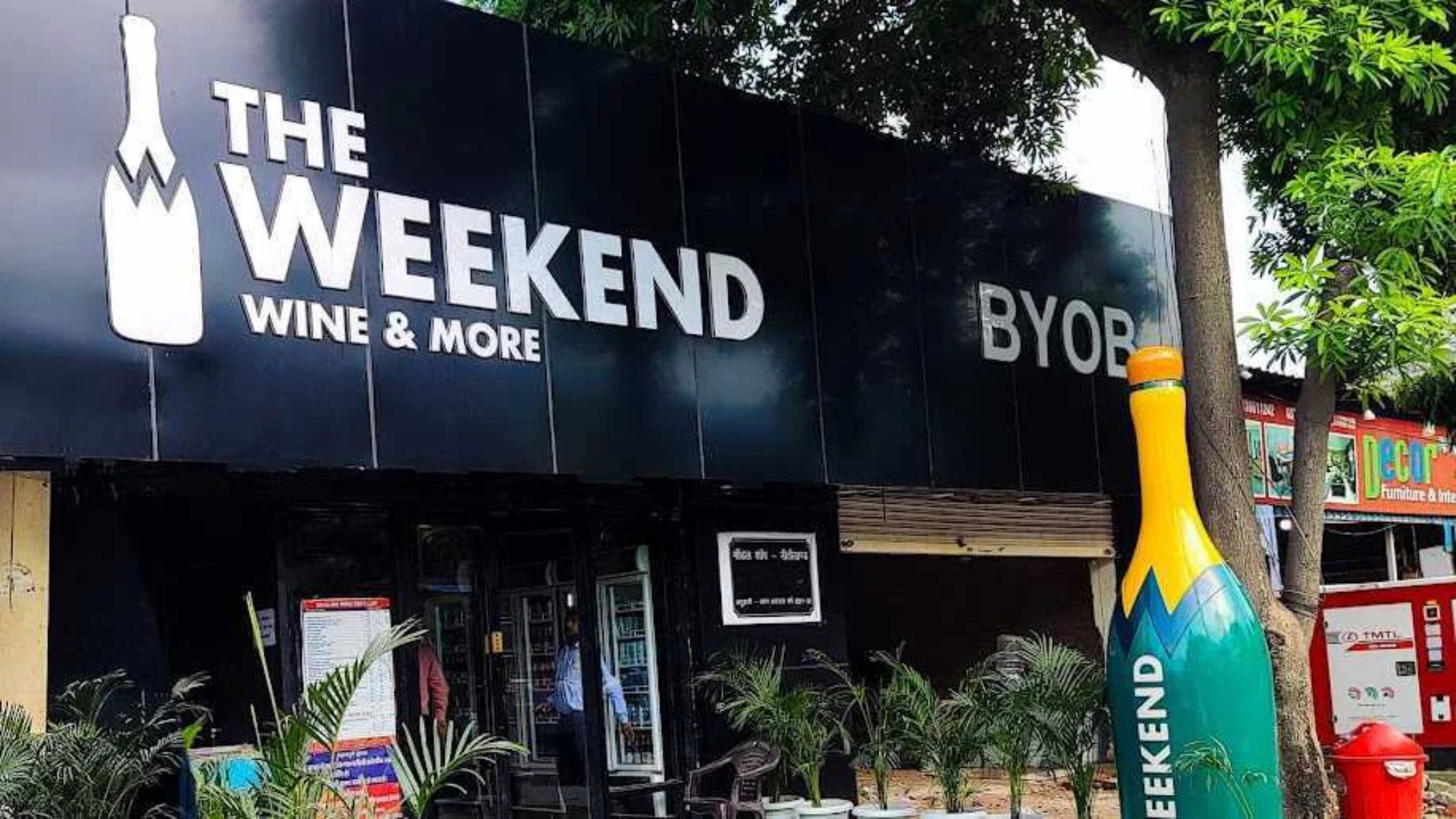 The Weekend – Wine & More, Noida